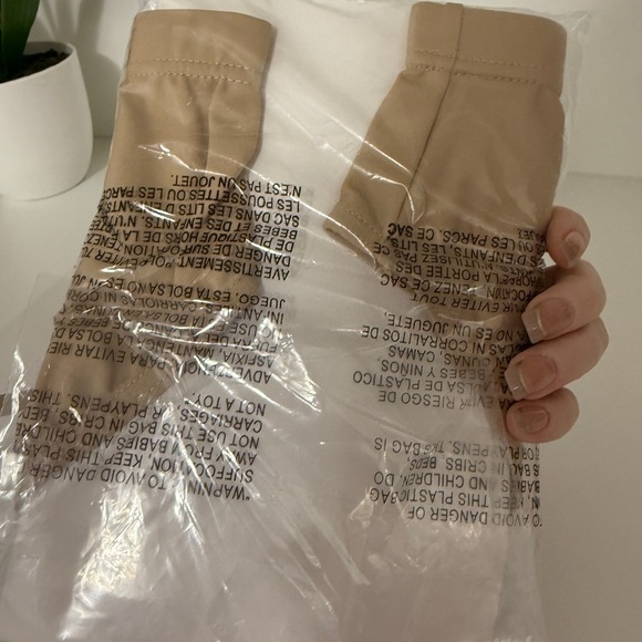 NWT Capezio Kids Dance Briefs in Nude - Picture 4 of 4